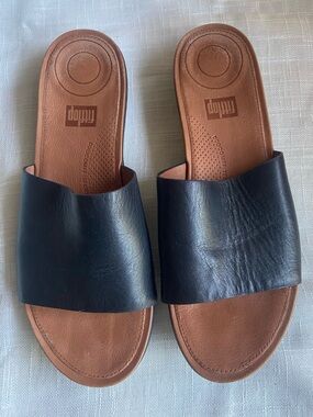 FitFlop Sola Slide Women’s US 9 EU 41 black Open-Toe Comfort Sandals M27-001